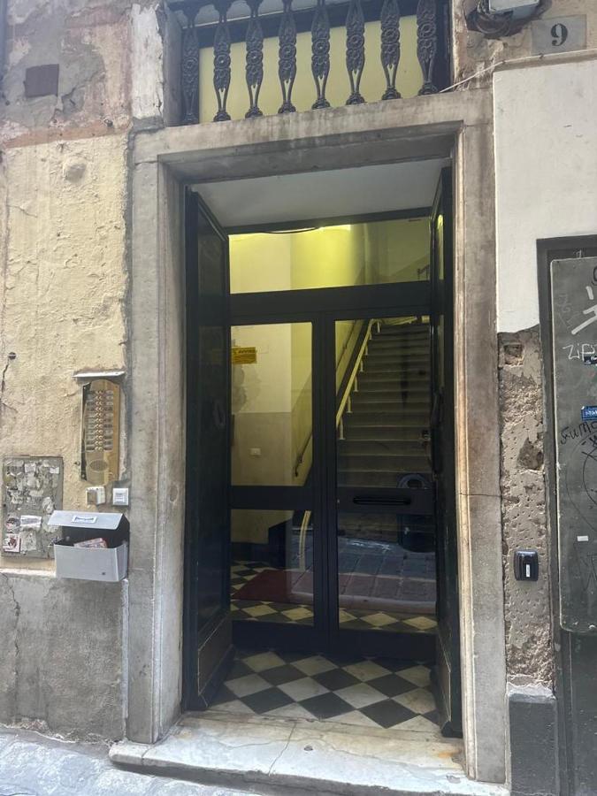 Ridi Che Ti Passa In Vico Del Fieno Daire Cenova Dış mekan fotoğraf